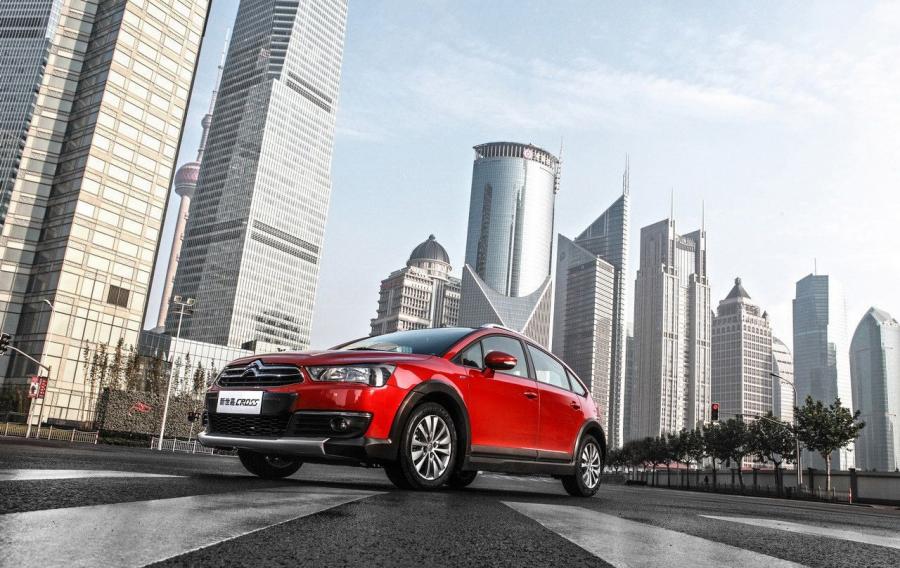  Citroen C4 Cross 2013 года  (фото 8 из 17)
